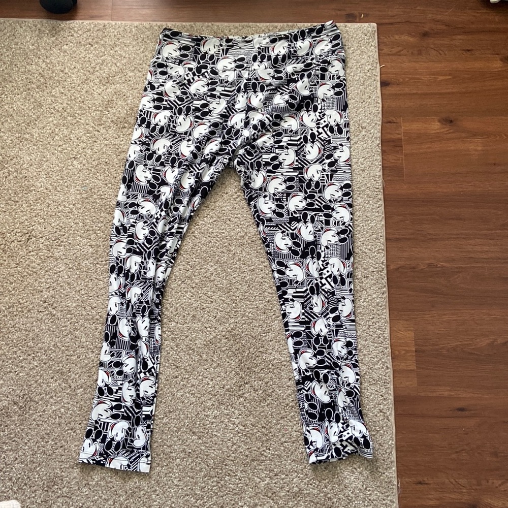 LuLaRoe Tall & Curvy Mickey Mouse Leggings